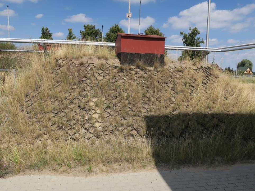 Machines from the biofuel production plant<br>
-1